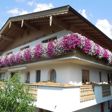 3-Bedroom Apartment In Zell Am Ziller/Zillertal 880