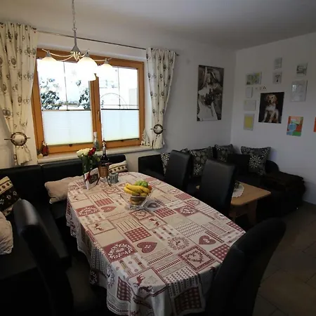 3-Bedroom Apartment In Zell Am Ziller/Zillertal 880 شقة *